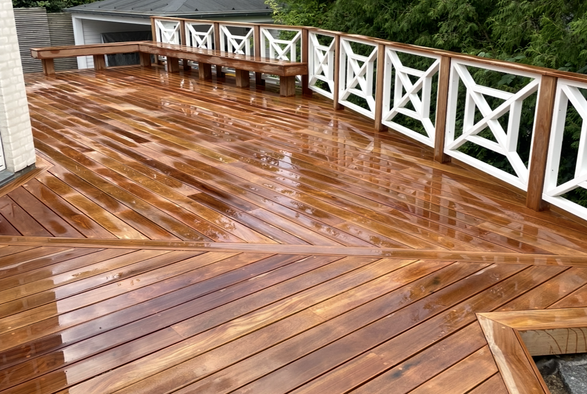 ny-traeterrasse-haardtrae-faerdig-monteret Færdig ny træterrasse i hårdtræ bygget af professionel håndværker